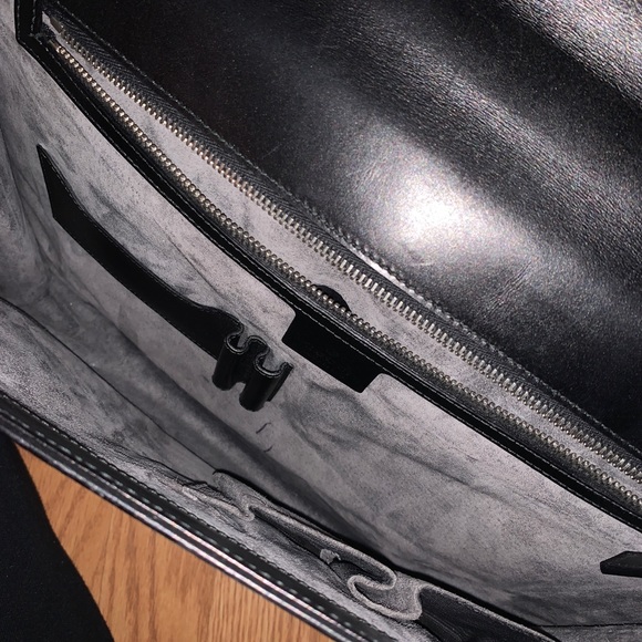 USED like New GUCCI briefcases - Picture 4 of 5